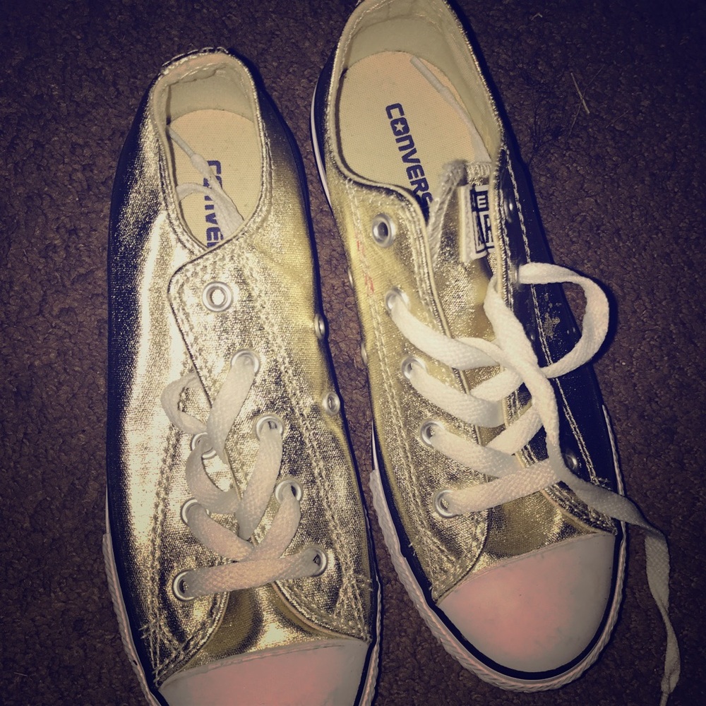METALLIC GOLD CONVERSE
